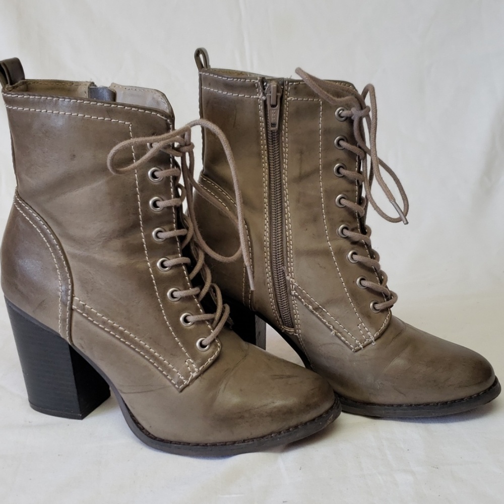 Combat boot